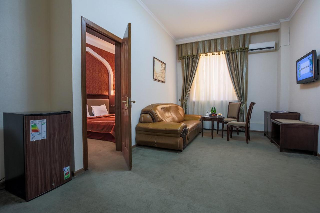 Avicenna Hotel Buchara Buitenkant foto