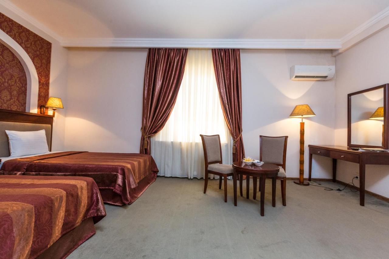Avicenna Hotel Buchara Buitenkant foto