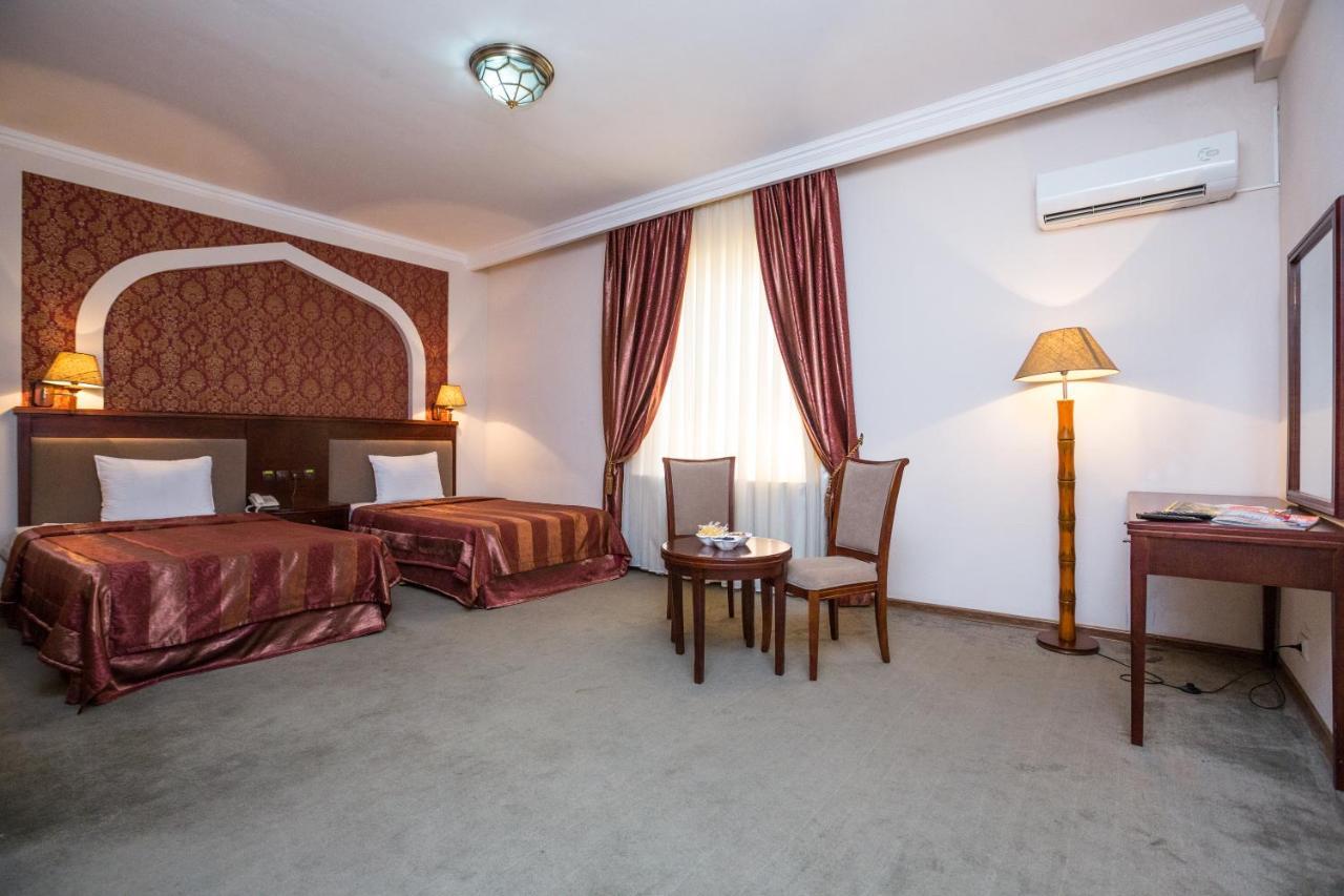 Avicenna Hotel Buchara Buitenkant foto