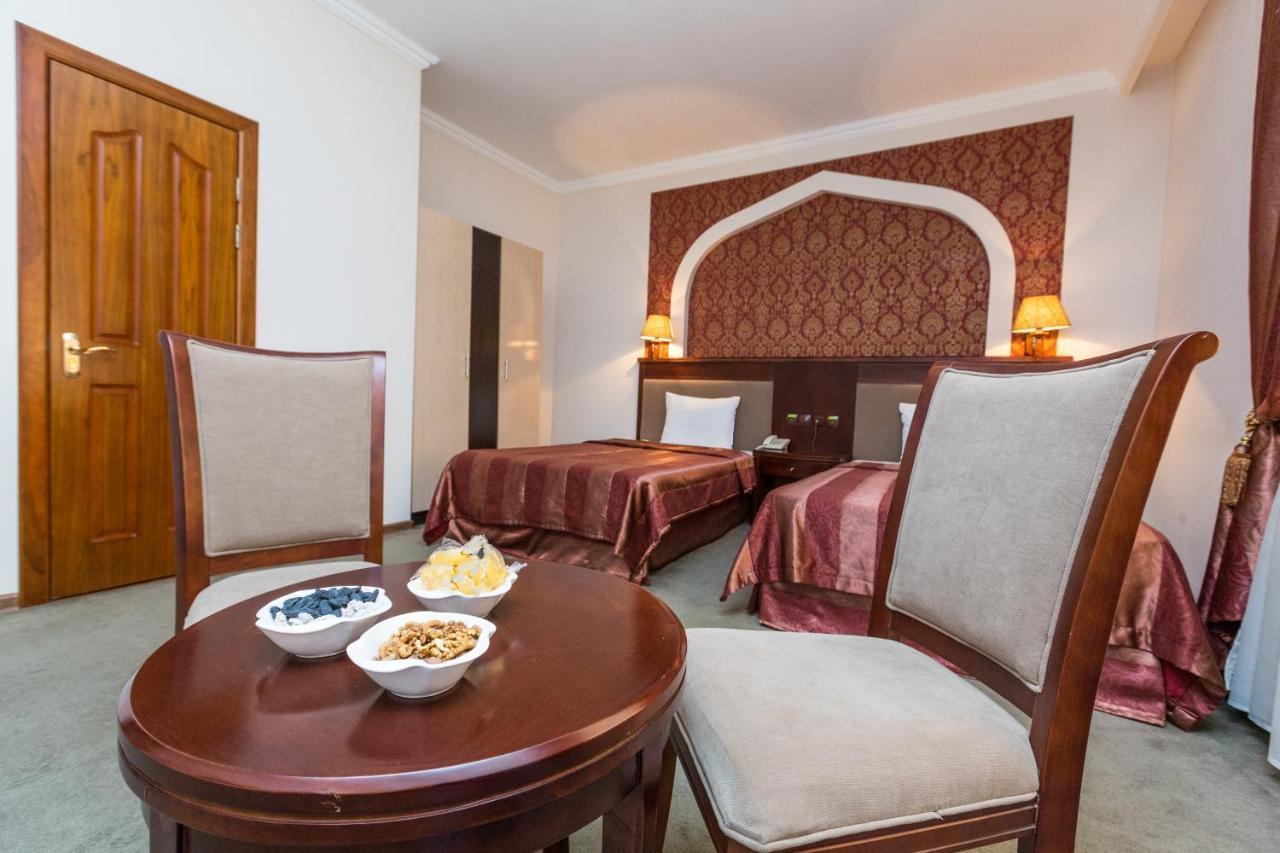 Avicenna Hotel Buchara Buitenkant foto