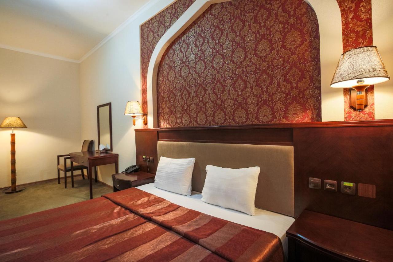 Avicenna Hotel Buchara Buitenkant foto