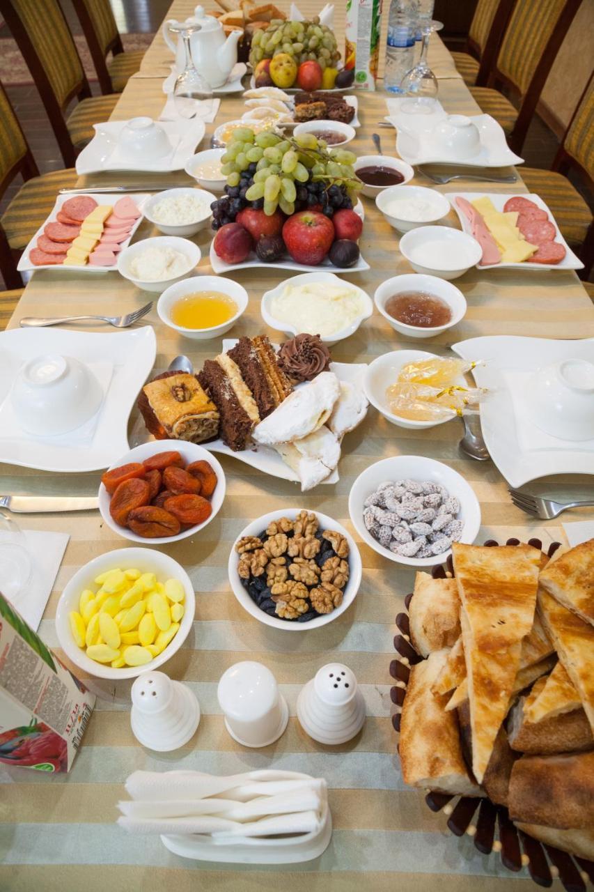 Avicenna Hotel Buchara Buitenkant foto