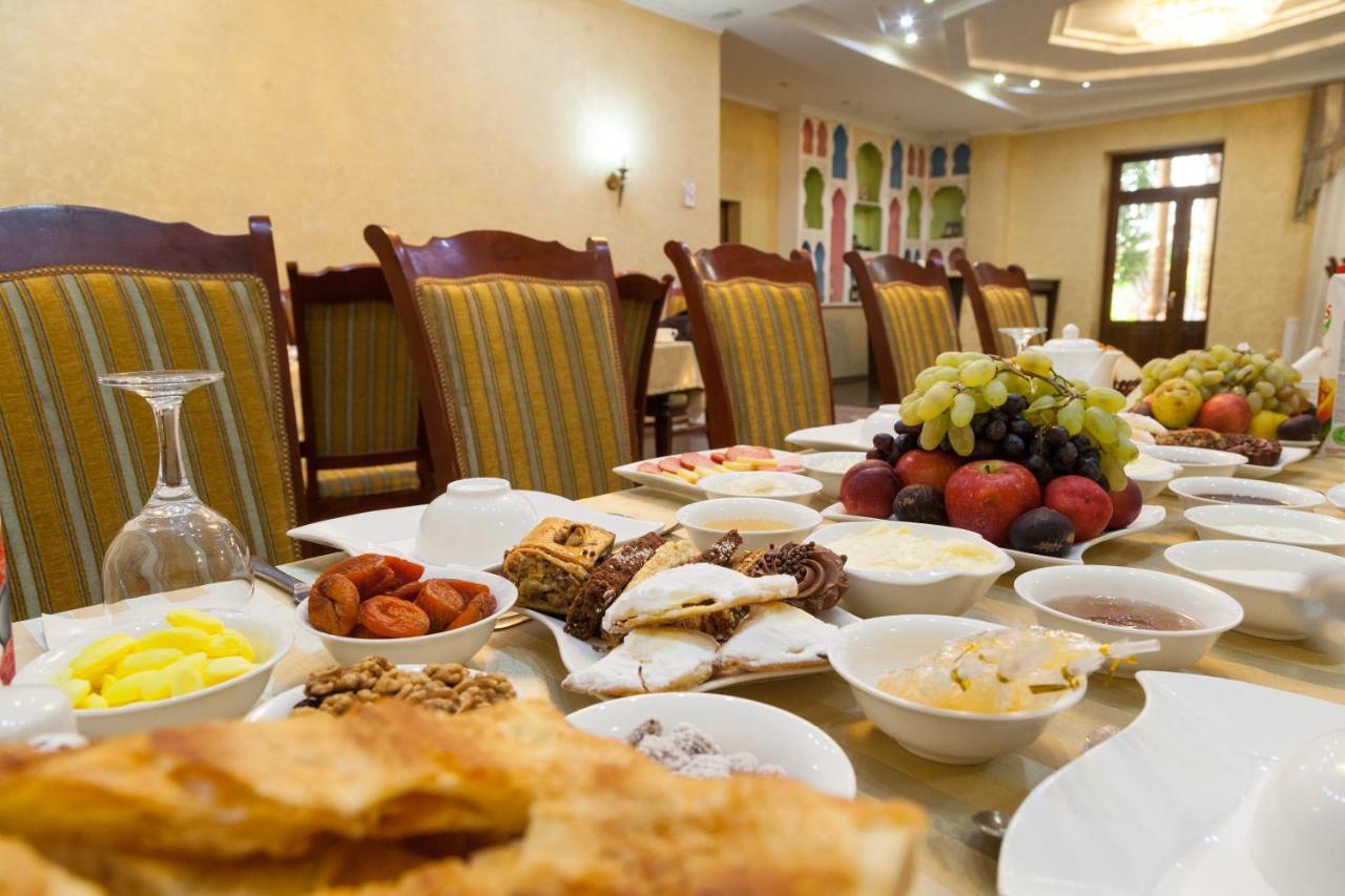 Avicenna Hotel Buchara Buitenkant foto