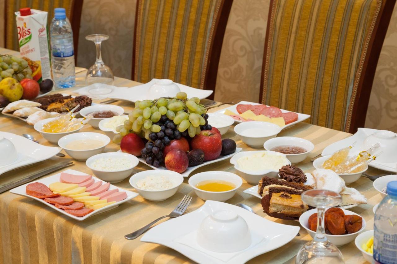 Avicenna Hotel Buchara Buitenkant foto
