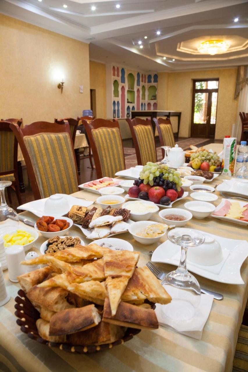 Avicenna Hotel Buchara Buitenkant foto