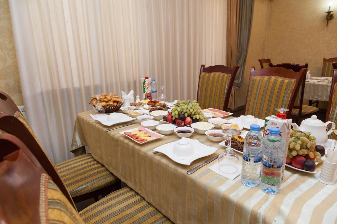 Avicenna Hotel Buchara Buitenkant foto