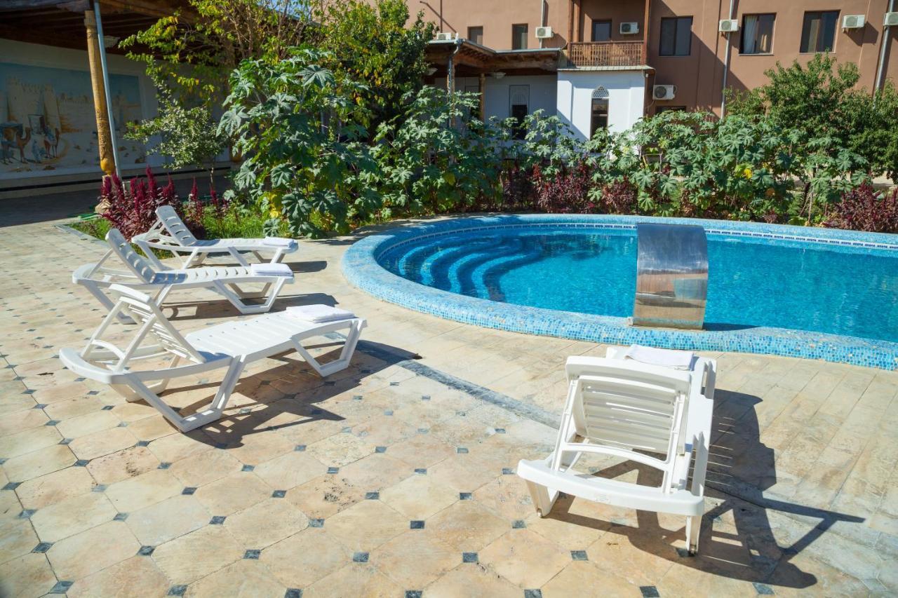 Avicenna Hotel Buchara Buitenkant foto